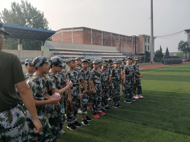 第五期沧州八中北校区初中一年级29班军训精彩瞬间。 